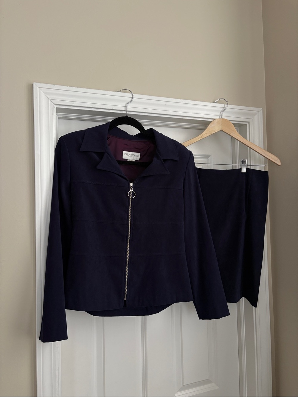 Casual Corner Vintage 2 piece Navy Skirt Suit Women’s Size 10 Vintage Workwear